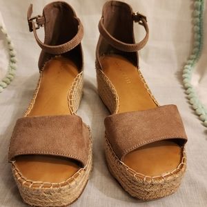 Kelly & Katie Espadrille Sandal, Size 7, Tan